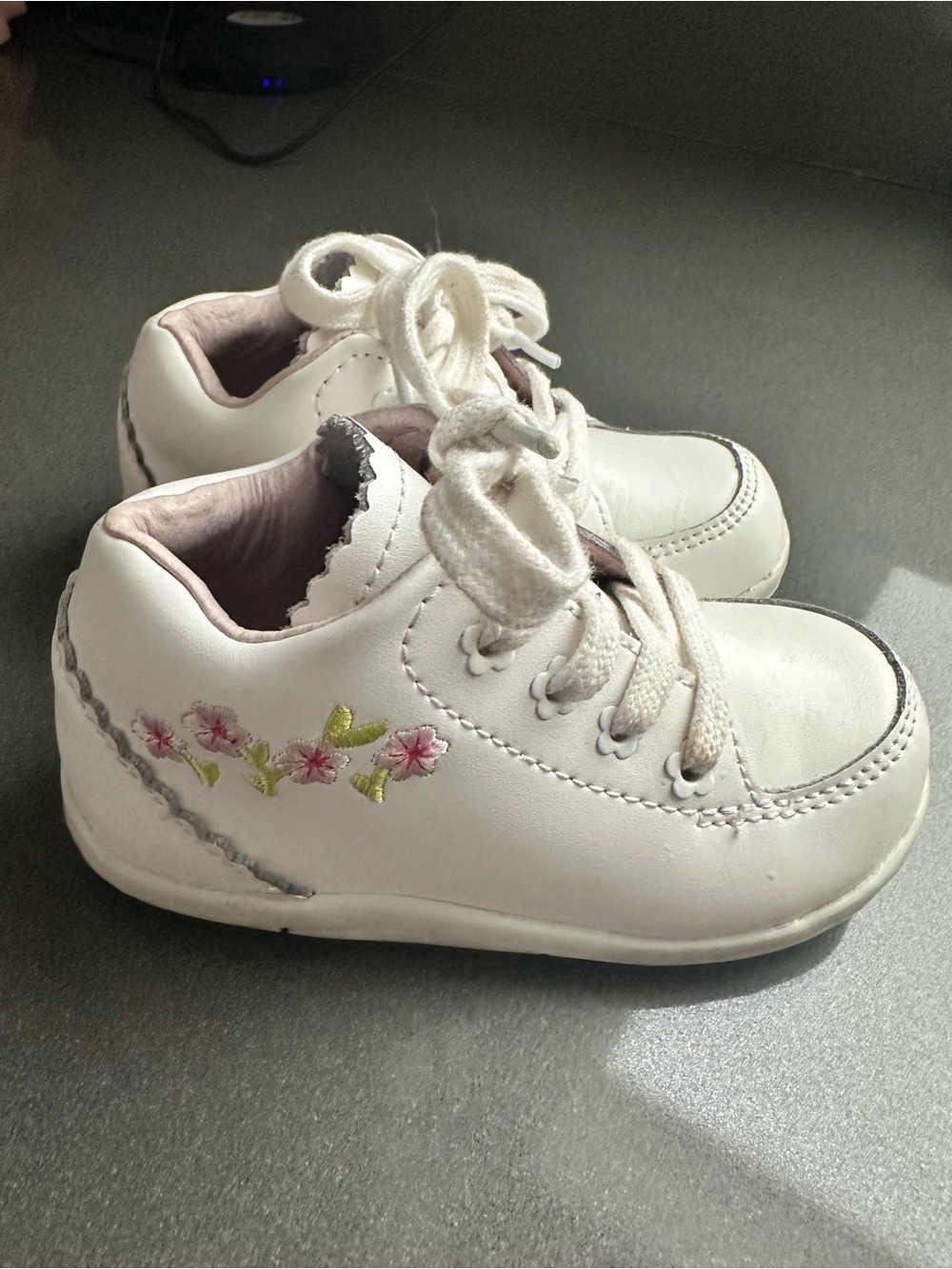 Stride Rite Emilia White Leather Lace-Up Baby Shoes w/ Pink Floral Detail sz 6.5